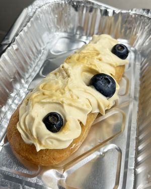 Vegan eclair with custard and caramel at 2022_bak in Yerevan