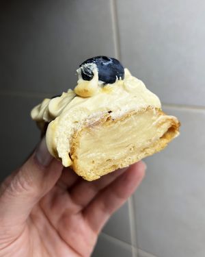 Vegan eclair with custard and caramel at 2022_bak in Yerevan