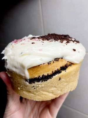 Vegan bun with poppy seeds and lemon cream at 2022_bak in Yerevan