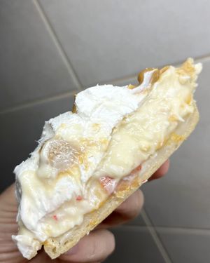 Vegan profiterole with "butter cream" and berries at 2022_bak in Yerevan