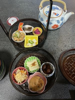 Breakfast spread   at Kakurimbo in Minobu