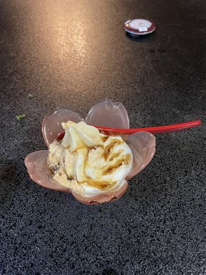 Soy ice cream with peanut  powder   at Kakurimbo in Minobu