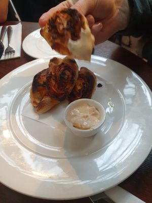 Starter: Gusto Dough Petals at Gusto Italian in Alderley Edge