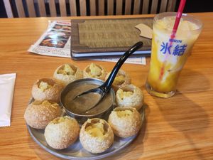 Panipuri with Mangolassi at Mama Papa in Odawara