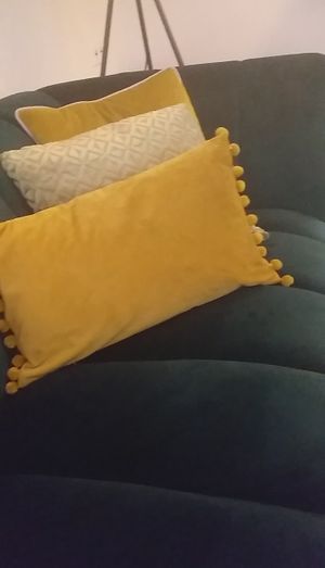 Gemütliche Samt Sofas at portal cafe in Uberlingen