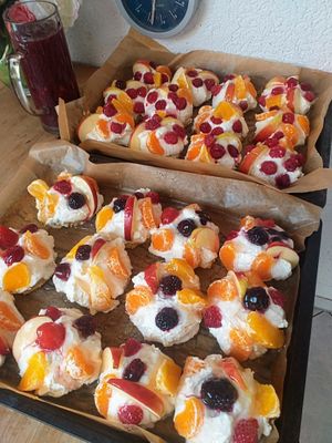 Obst/Joghurt/Sahne Törtchen vegan at portal cafe in Uberlingen