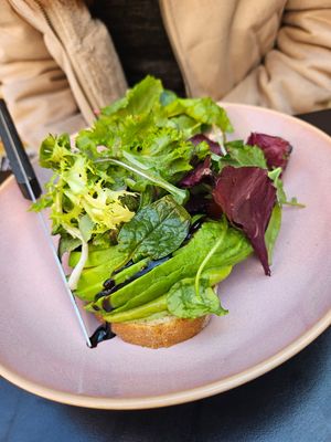 Bread with avocado at Café Zaunkönig  in Dachau