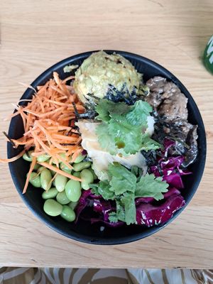  at Island Poké in Nantes