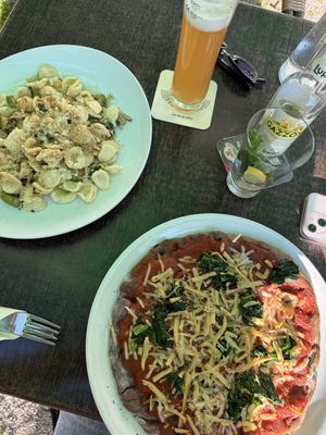 veganisiertes Special und Aktivkohlepizza  at L'Incontro in Karlsruhe