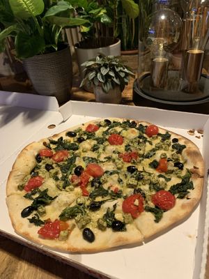 Vegan pizza at L'Incontro in Karlsruhe
