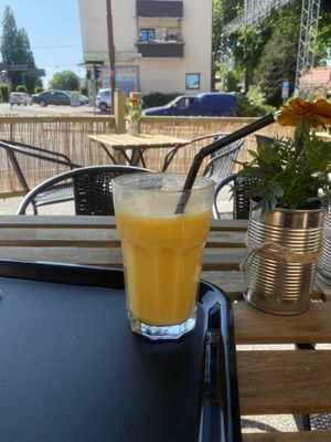 Vegan mango lassi  at Veggoa in Boras