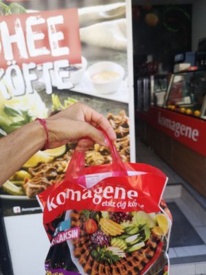 Happy costumers at Komagene in Vienna