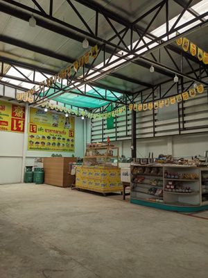 Shop inside of the market at Jiji Kong Vegetarian Restaurant - ร้านอาหารเจจี้กง in Saraburi