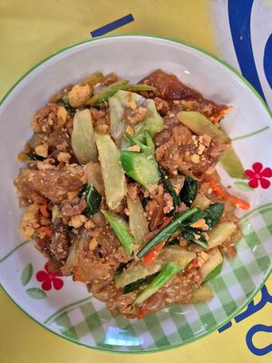Pad see ew at Jiji Kong Vegetarian Restaurant - ร้านอาหารเจจี้กง in Saraburi