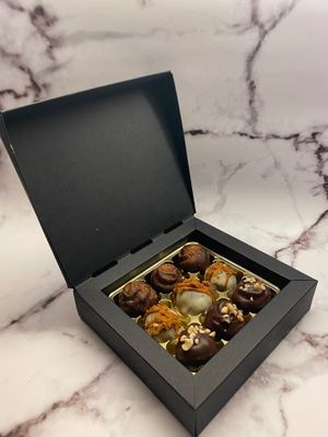 X9 selection box including:
🤎Double Milk Chocolate (GF)
🤎White Choc & Biscoff 
🤎Peanut Butter (GF) at Little Lotus Chocolates in Snodland