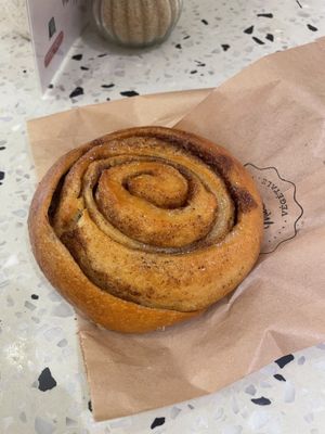 Cinnamon bun  at Michel MaBelle Saint Pierre in Bordeaux