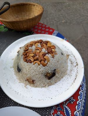 Makluba Vegan with eggplant at Vegano Mezo in Berlin