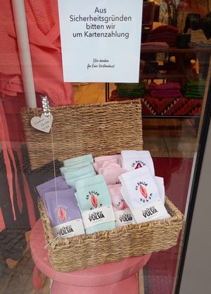 they ask for card payment at DearGoods - Rosenthaler Str in Berlin