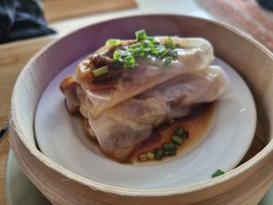 Reisrolls with planted "BBQ pork" at OMA MAO in Zurich