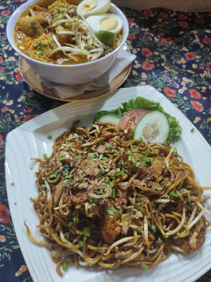 Fried noodles (front; 10myr) and vegetarian Malay soup (back) at Tony's Corner in Langkawi