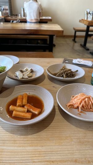 Side dishes  at Sulgodang in Busan