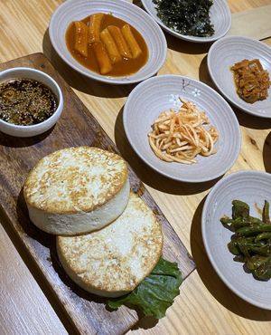   at Sulgodang in Busan