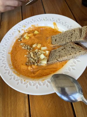 Salmorejo vegano (pedir sin queso)  at Wanaka in Tarifa