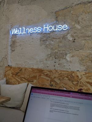 Ambiance! at Slowe Wellness House in Paris