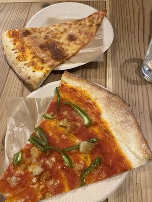   at Hughes Pizza ヒューズ ピザ in Osaka