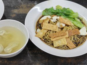 Wanton noodle at Qin Zhen Vegetarian Restaurant - 情真素食馆 in Senai
