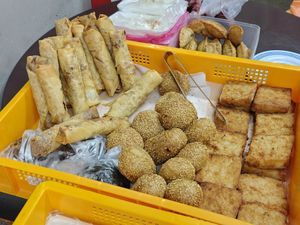 Snacks at Qin Zhen Vegetarian Restaurant - 情真素食馆 in Senai