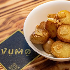 Batatas at VÜMO in Porto