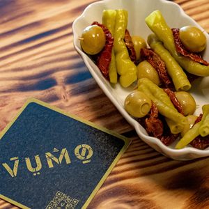 Pintxos at VÜMO in Porto