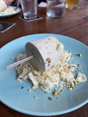 Mango ice cream  at VÜMO in Porto