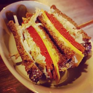 Sandwich c/pão de centeio, seitan caseiro, chucrute... at VÜMO in Porto