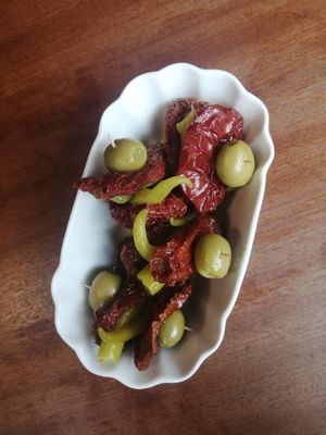 Pintxos at VÜMO in Porto