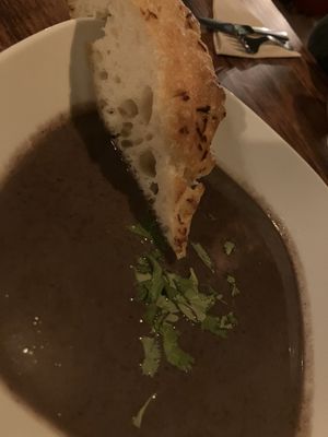 Bohnensuppe   at VÜMO in Porto