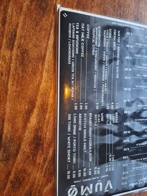 Drinks at VÜMO in Porto