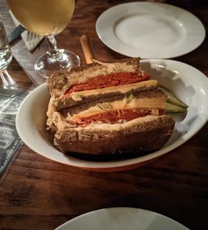 Reuben Sandwich at VÜMO in Porto