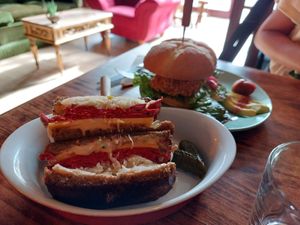 Reuben and Bun at VÜMO in Porto