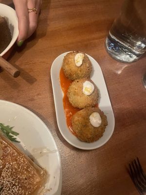 Croquetes w mozarella and turnip greens  at VÜMO in Porto