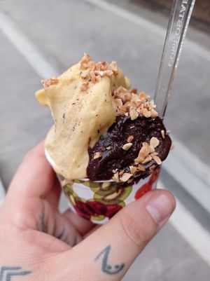 Passion fruit and chocolate with little crumbled nuts at Gianduia in Barcelona