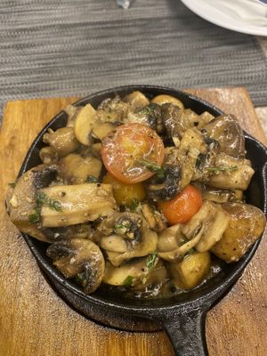 Garlic mushrooms   at Bistro 516 in Valletta