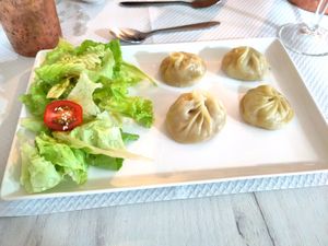 Vegan momos at Mama Momo in Sarlat-la-caneda