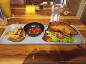 vegan burger at Macarena in Cartagena
