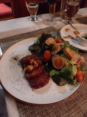 Chickpea tempeh with salad at Celajes at Hotel Belmar in Monteverde
