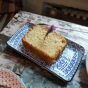 Vegan lemon and lavender cake at Café Soleil in Cologne