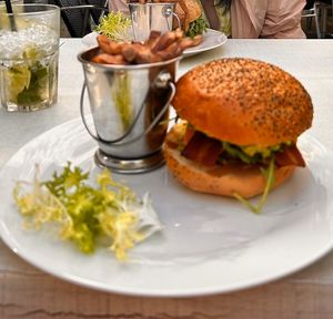 The fries were brown and soggy.🥲  at Le Quin'cé in La Baule-escoublac