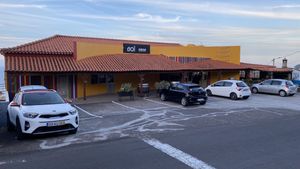 Aanzicht vanaf de straat  at Bolo Do Caco Grill & Pizza in Sao Jorge