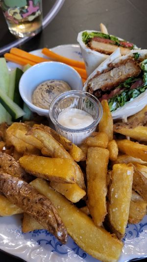 Chikn wrap at Les Preuves Du Contraire in Bordeaux